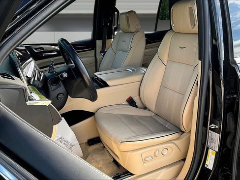 Certified 2023 Cadillac Escalade Premium Luxury w/ LPO, Floor Liner Package AWD/4WD image 21