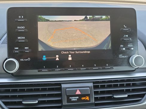 Used 2019 Honda Accord LX image 26
