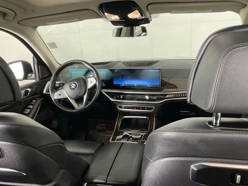 Used 2023 BMW X7 xDrive40i w/ Premium Package AWD/4WD image 13