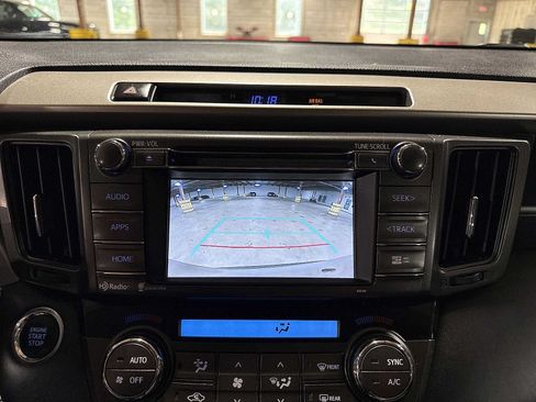 Used 2015 Toyota RAV4 Limited AWD/4WD image 26