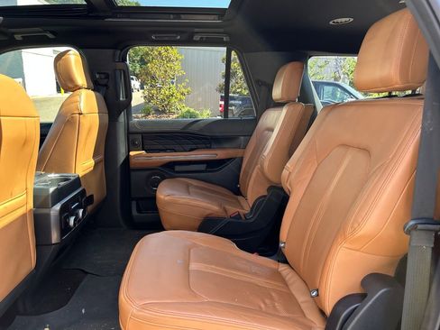Used 2022 Ford Expedition Max Platinum RWD image 14