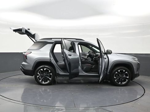 Used 2026 Chevrolet Equinox RS FWD image 29