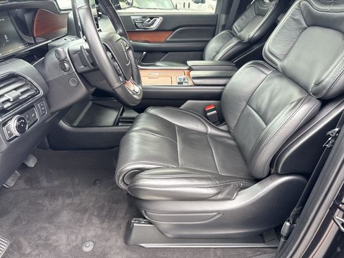 Used 2019 Lincoln Navigator Select w/ Cargo Package RWD image 11