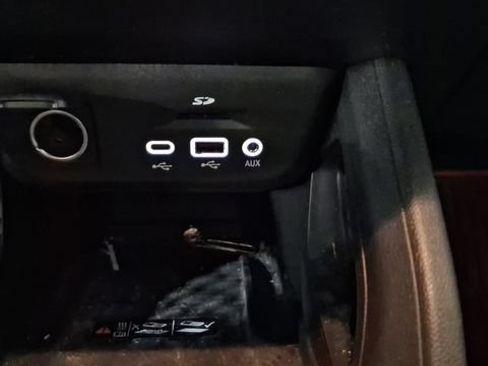 Used 2022 Chevrolet TrailBlazer RS w/ Sun and Liftgate Package AWD/4WD image 29