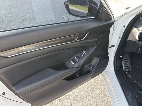 Used 2022 Honda Accord Sport image 15
