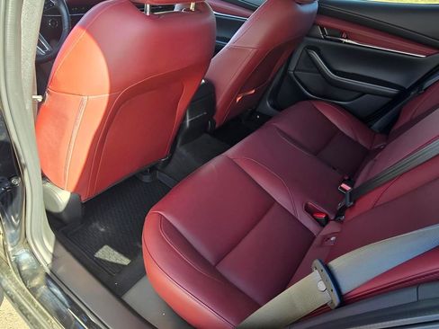 Used 2025 MAZDA MAZDA3 Hatchback w/Premium Plus Pkg image 15