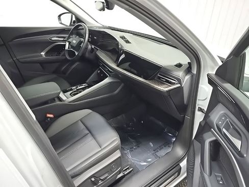 Used 2025 Audi Q5 Premium w/ Convenience Package AWD/4WD image 16