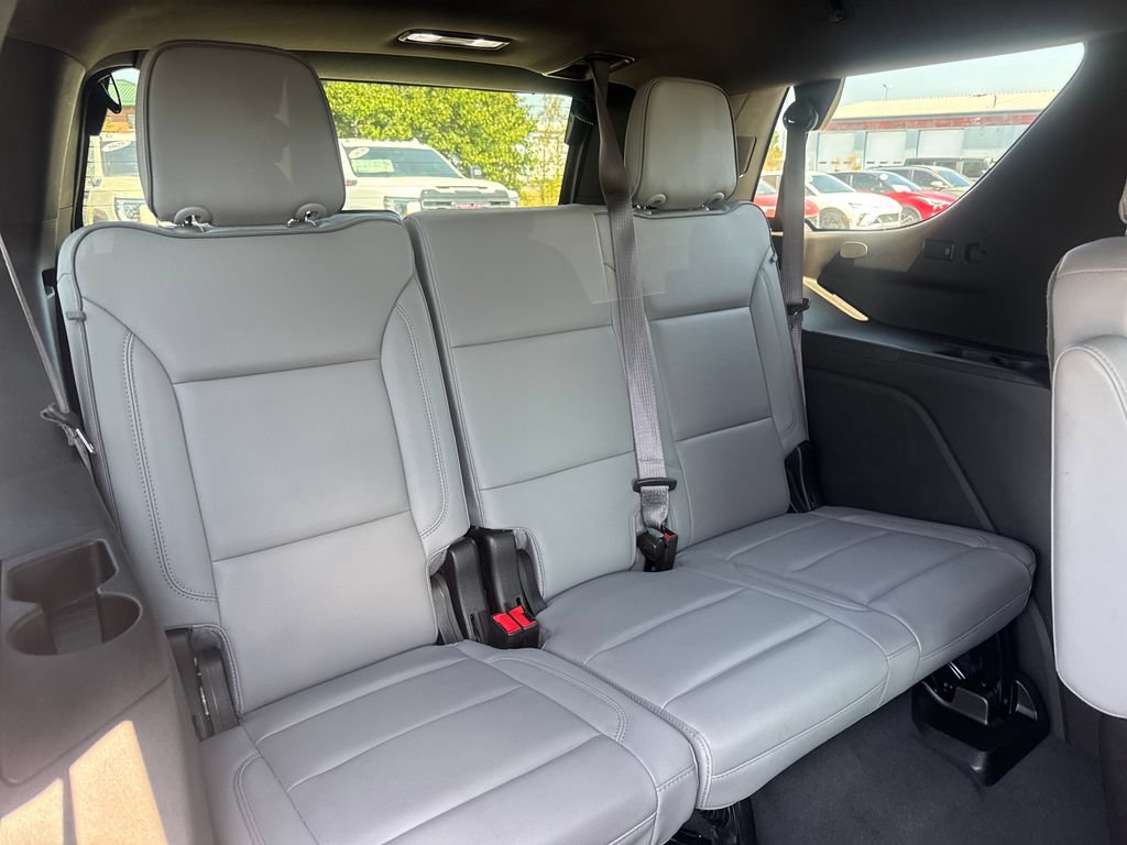 Used 2023 GMC Yukon SLT AWD/4WD image 14