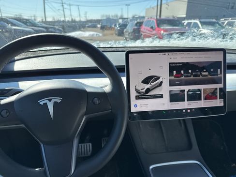 Used 2023 Tesla Model Y Performance image 15