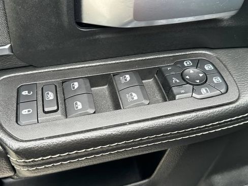 Certified 2025 RAM 2500 Big Horn AWD/4WD image 25