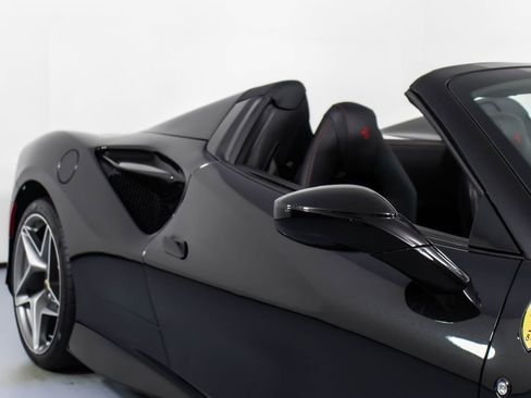 Certified 2022 Ferrari F8 Tributo image 15