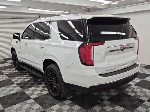 Used 2024 GMC Yukon SLT w/ SLT Luxury Package image 4