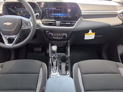 New 2026 Chevrolet TrailBlazer LT w/ LPO, Blackout Package AWD/4WD image 16