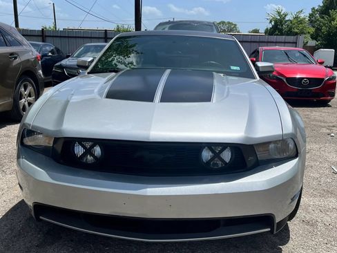 Used 2010 Ford Mustang GT RWD image 2