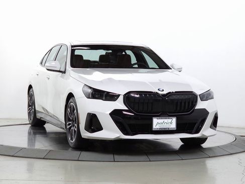 Certified 2025 BMW 530i xDrive w/ M Sport Package image 1