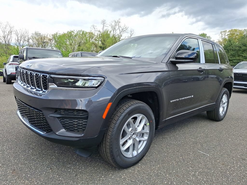 New 2026 Jeep Grand Cherokee Laredo AWD/4WD image 2