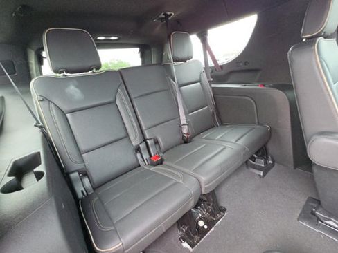 Used 2023 Chevrolet Suburban Premier AWD/4WD image 14
