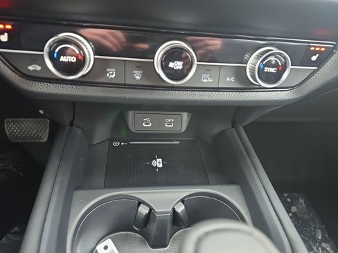 New 2026 Honda HR-V EX-L image 23