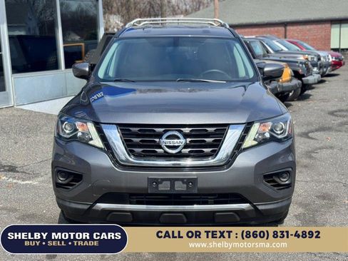 Used 2017 Nissan Pathfinder S image 2