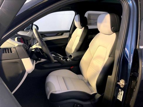 Used 2026 Porsche Cayenne S AWD/4WD image 5