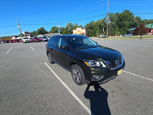 Used 2020 Nissan Pathfinder SV AWD/4WD image 1
