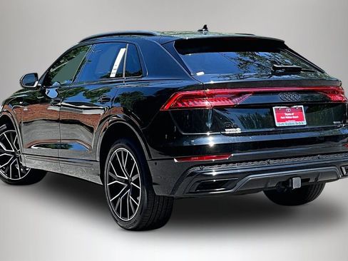 Used 2023 Audi Q8 Premium Plus AWD/4WD image 4