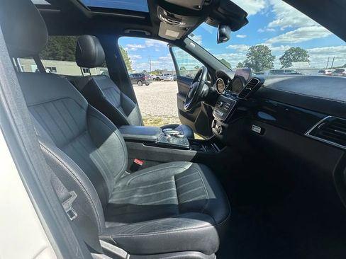Used 2019 Mercedes-Benz GLS 450 4MATIC image 10