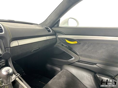 Used 2016 Porsche Cayman GT4 image 16