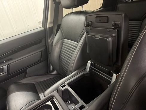 Used 2024 Land Rover Discovery S AWD/4WD image 37