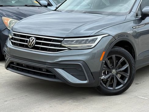 Used 2023 Volkswagen Tiguan SE image 2