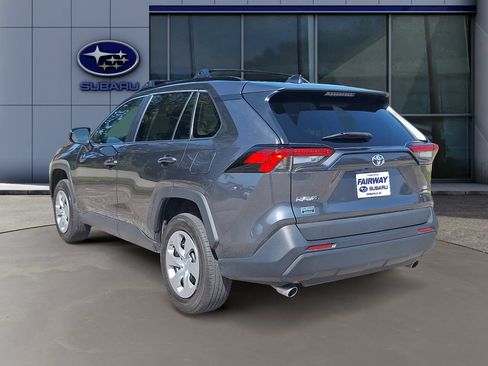 Used 2021 Toyota RAV4 LE AWD/4WD image 3