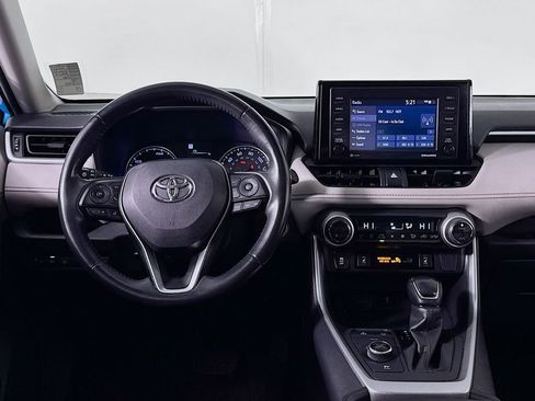 Used 2021 Toyota RAV4 XLE w/ Convenience Package AWD/4WD image 12