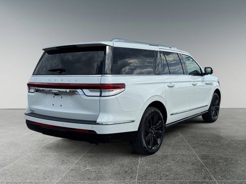 Used 2024 Lincoln Navigator L Reserve AWD/4WD image 6