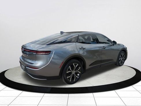 Used 2023 Toyota Crown Limited image 3