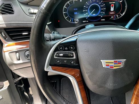 Used 2019 Cadillac Escalade Luxury RWD image 10