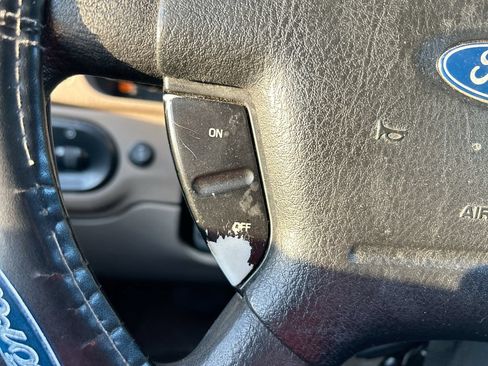 Used 2002 Ford Explorer XLT RWD image 15