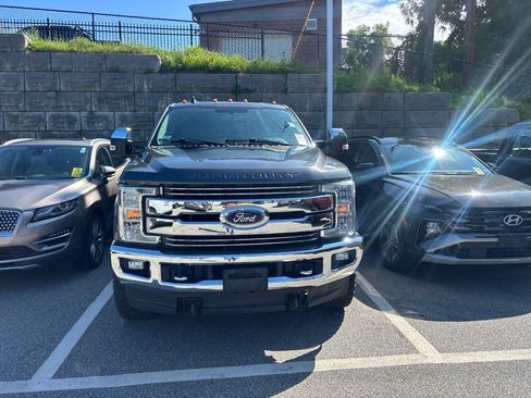 Used 2019 Ford F250 Lariat w/ Chrome Package AWD/4WD image 3
