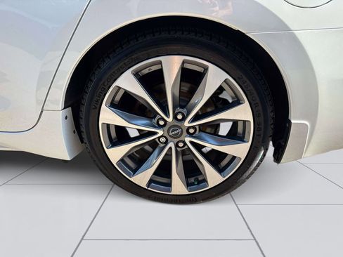 Used 2023 Nissan Maxima Platinum FWD image 7