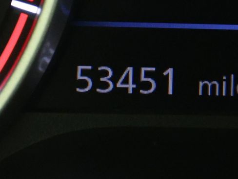 Used 2024 Nissan Sentra SV FWD image 17
