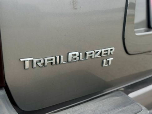 Used 2005 Chevrolet TrailBlazer LT w/ Luxury Package AWD/4WD image 9