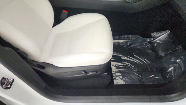 Used 2026 Tesla Model Y AWD image 33