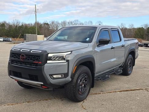 Used 2025 Nissan Frontier PRO-4X w/ Pro Premium Package image 1