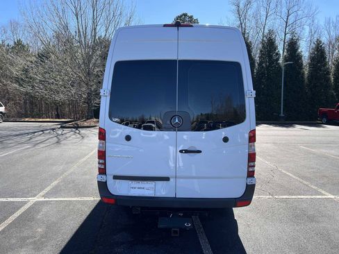 Used 2015 Mercedes-Benz Sprinter 2500 image 6