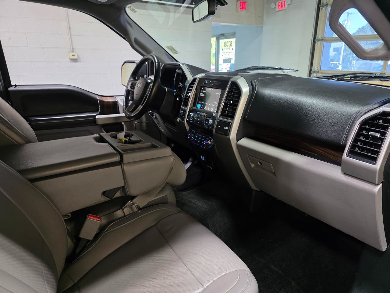 Used 2017 Ford F150 Lariat w/ Equipment Group 501A Mid AWD/4WD image 25