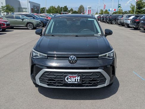 Used 2025 Volkswagen Taos SE AWD/4WD image 11