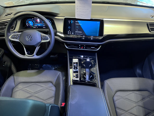 Certified 2024 Volkswagen Atlas Cross Sport SE w/ Panoramic Sunroof Package FWD image 19