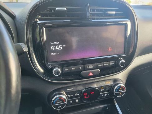 Used 2020 Kia Soul GT-Line Turbo FWD image 21