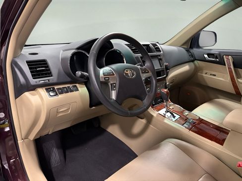 Used 2013 Toyota Highlander Limited AWD/4WD image 11