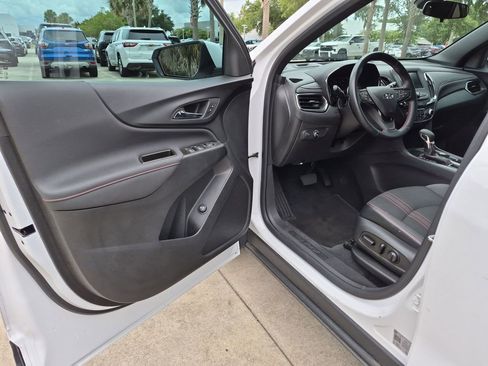 Used 2023 Chevrolet Equinox RS FWD image 8