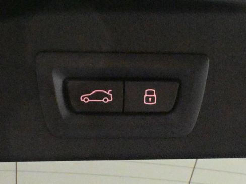 Used 2025 BMW X5 M60i w/ Executive Package image 42